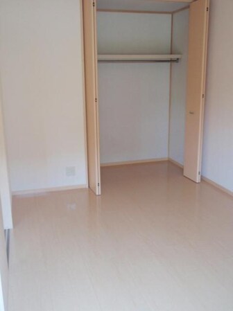 ロイヤルスクエアCの物件内観写真